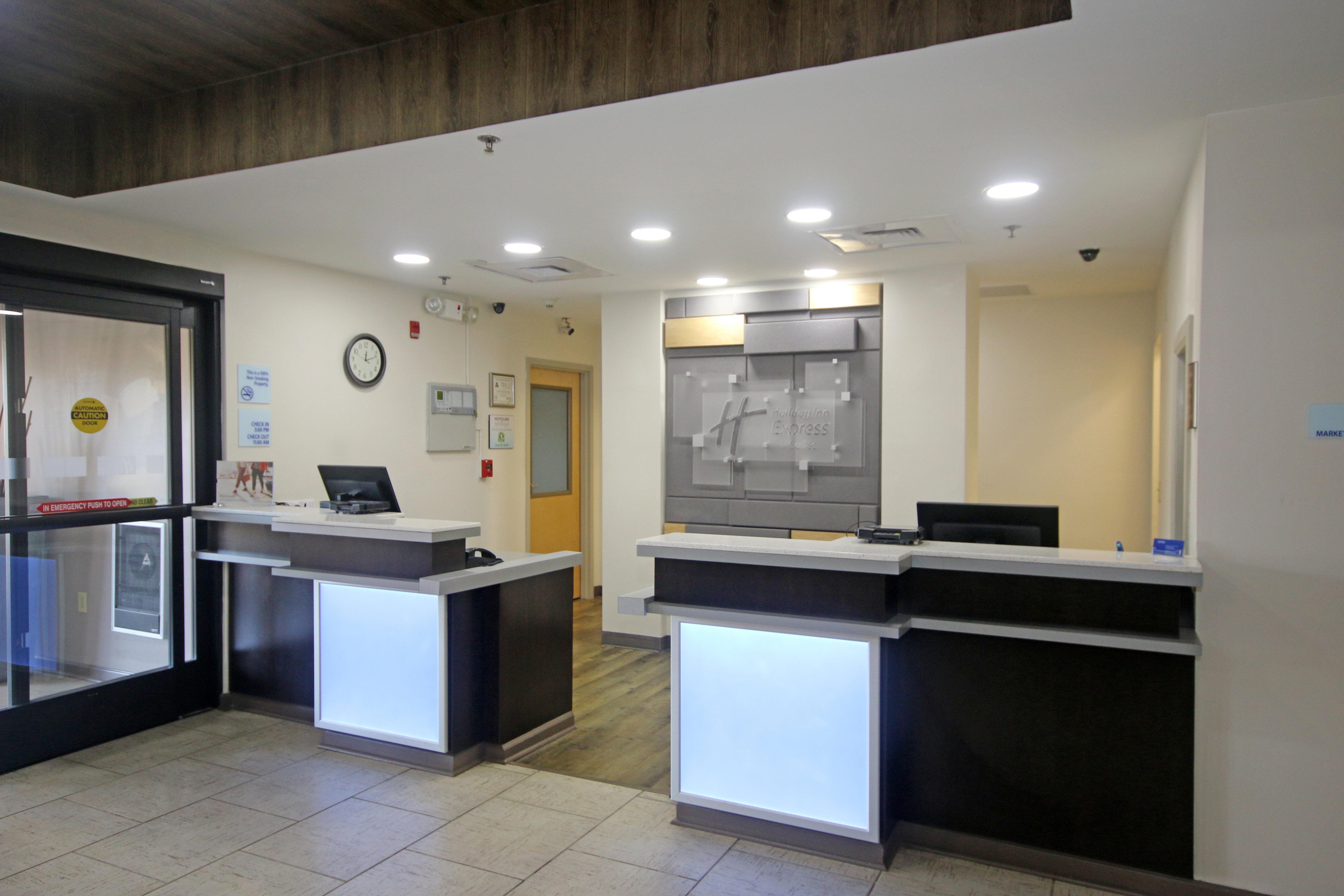 Holiday Inn Express Hotel & Suites Greensboro-East By Ihg Eksteriør bilde