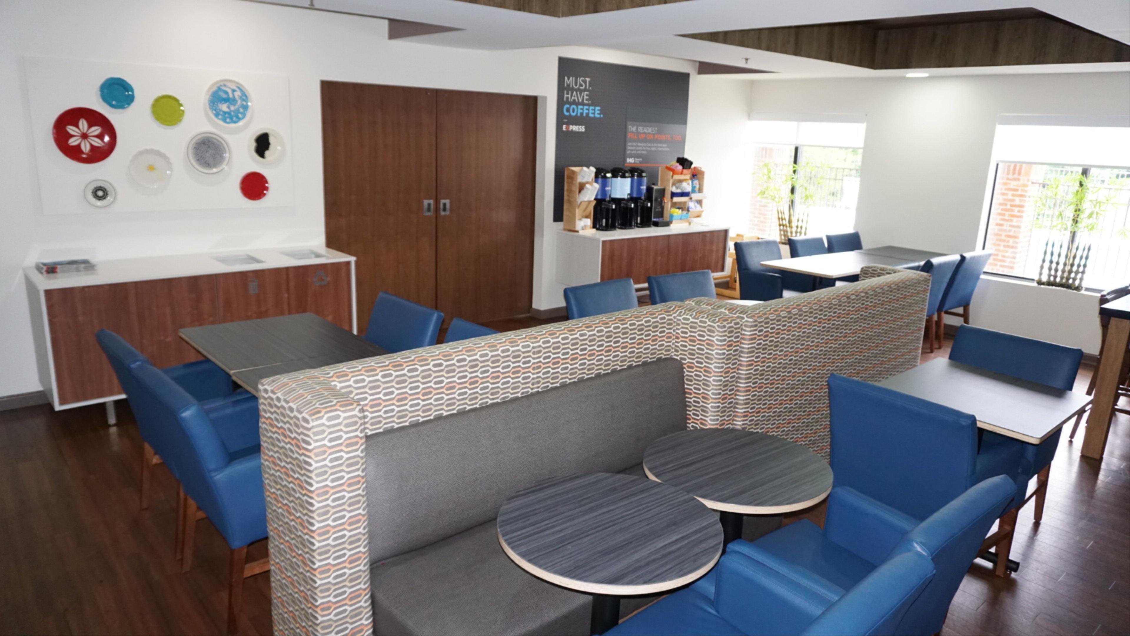 Holiday Inn Express Hotel & Suites Greensboro-East By Ihg Eksteriør bilde