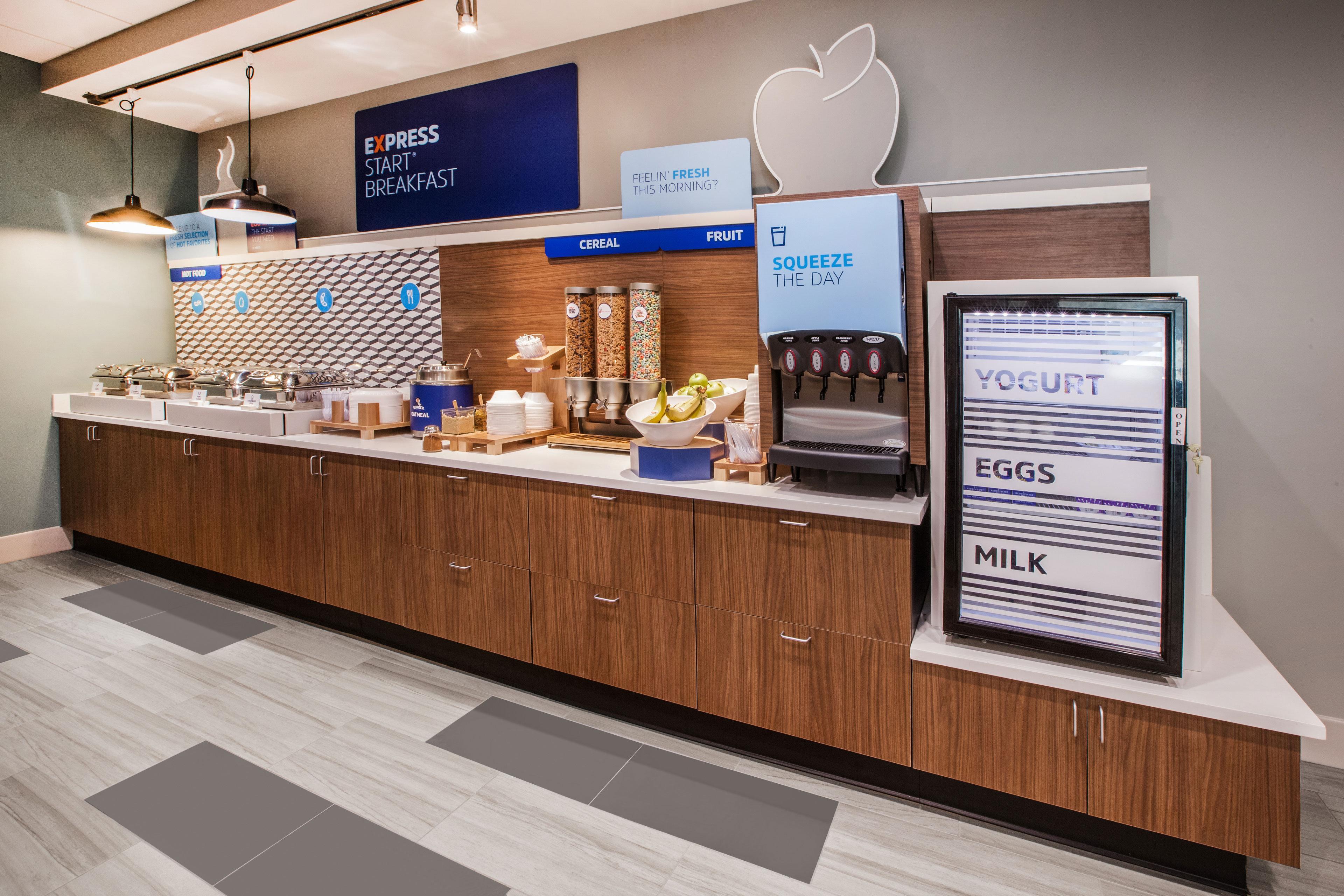 Holiday Inn Express Hotel & Suites Greensboro-East By Ihg Eksteriør bilde