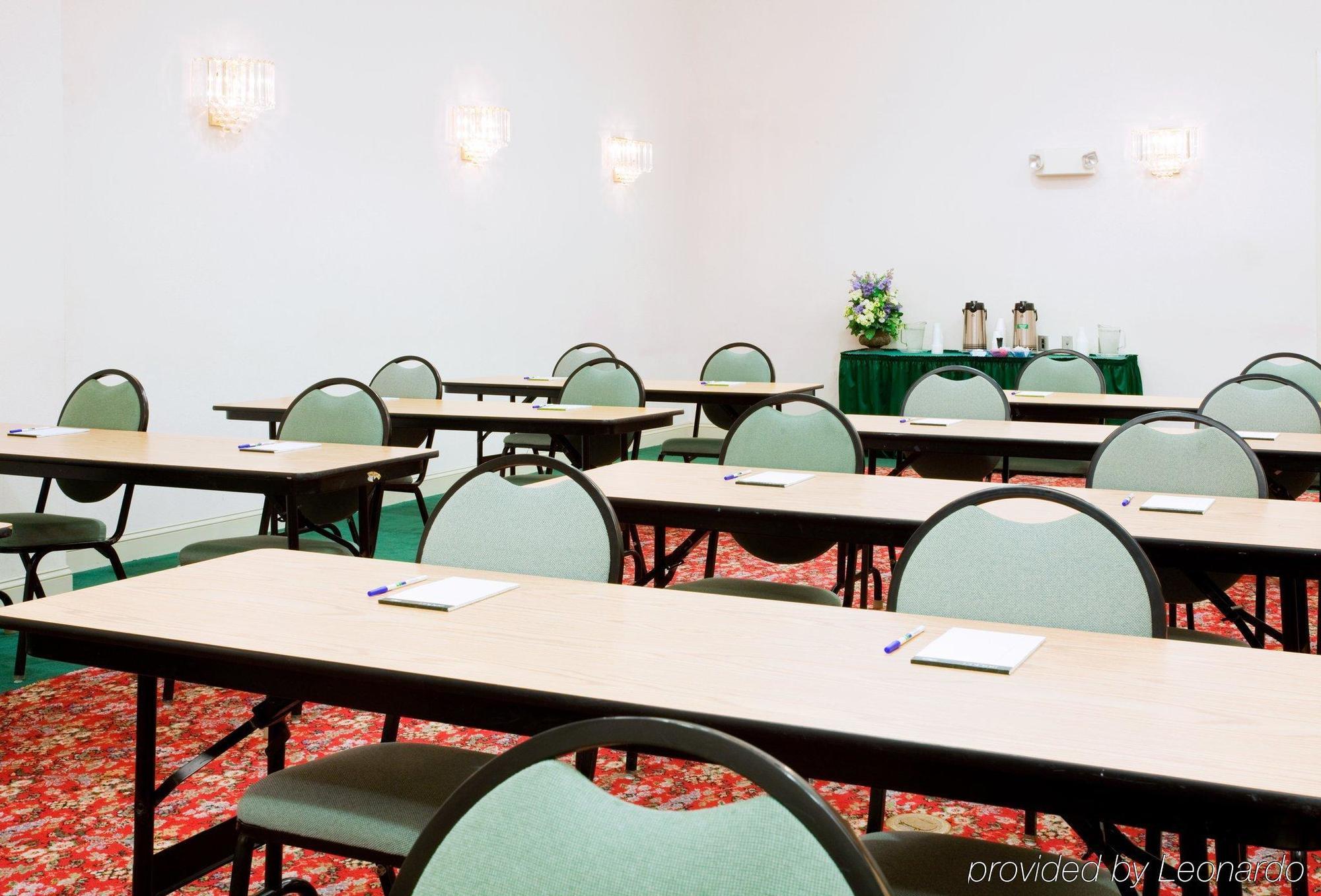Holiday Inn Express Hotel & Suites Greensboro-East By Ihg Eksteriør bilde