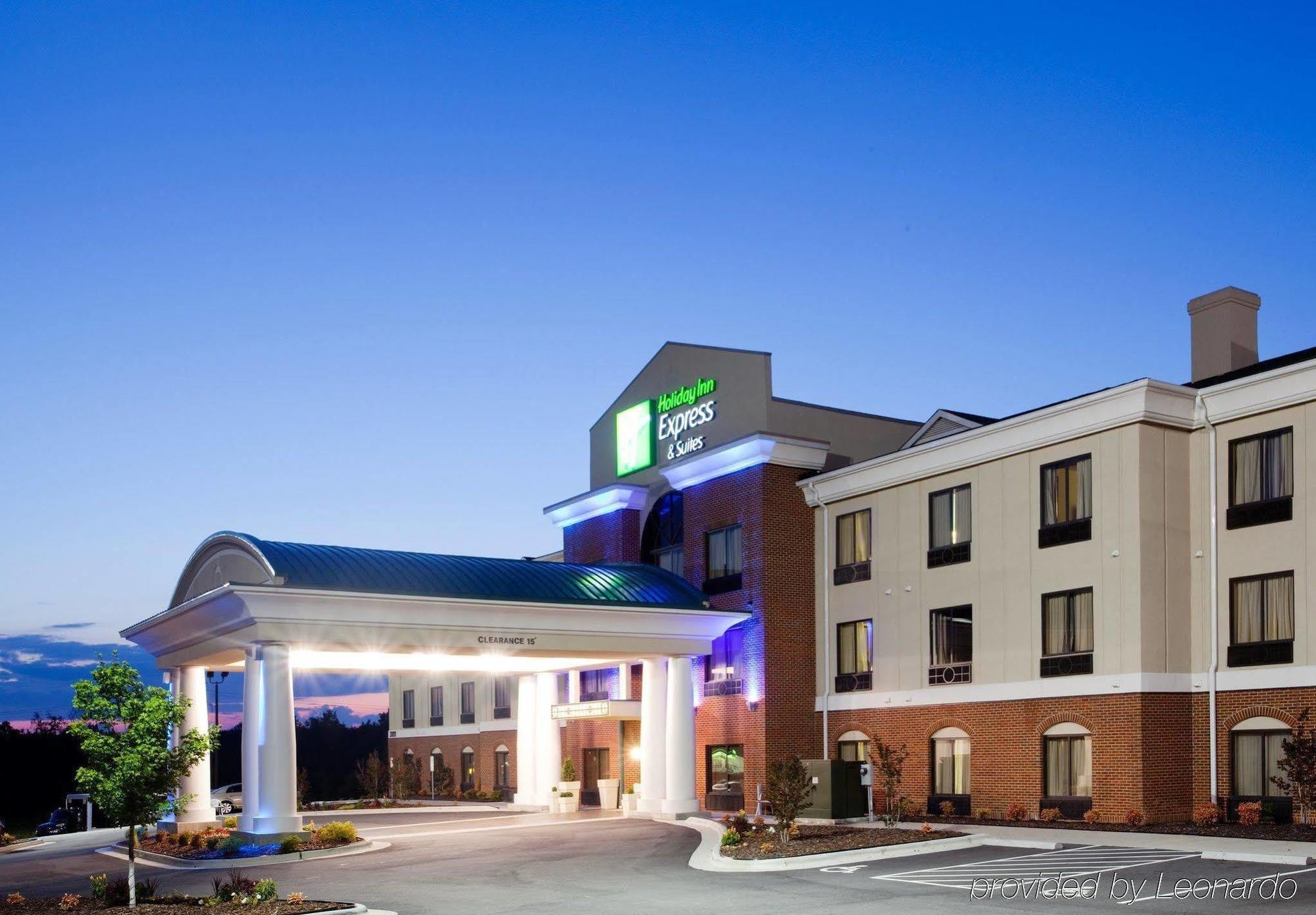 Holiday Inn Express Hotel & Suites Greensboro-East By Ihg Eksteriør bilde