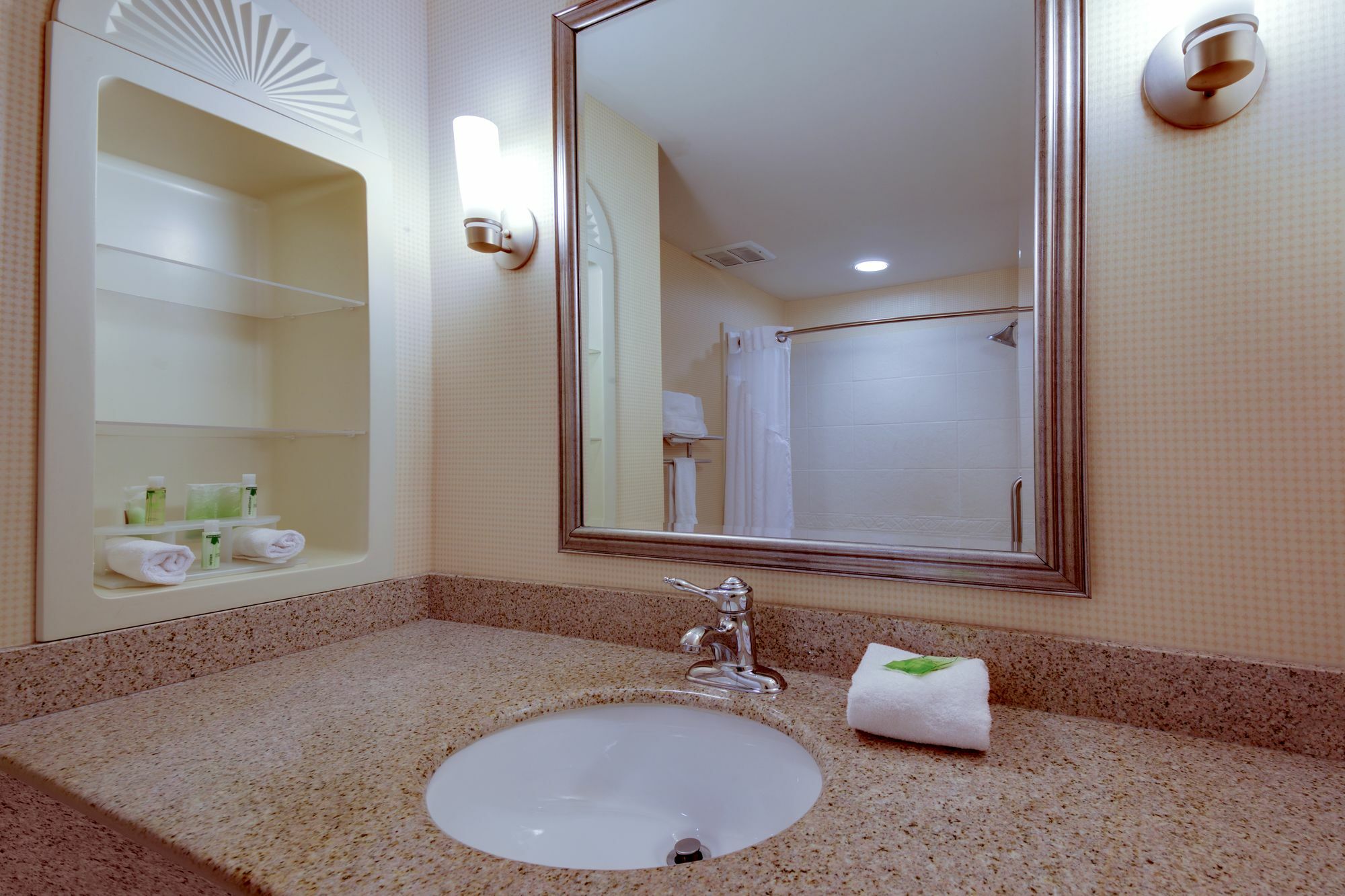 Holiday Inn Express Hotel & Suites Greensboro-East By Ihg Eksteriør bilde