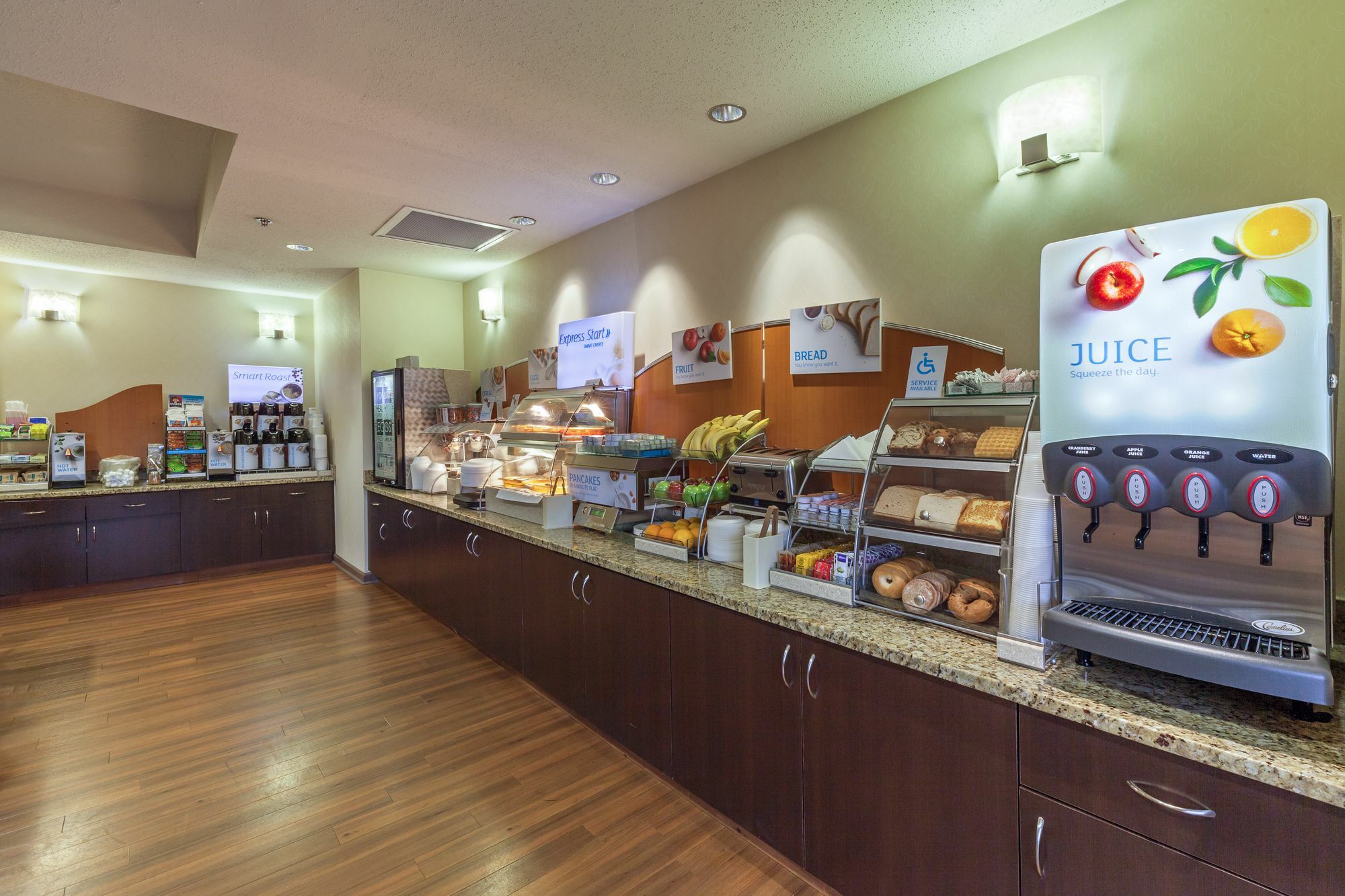 Holiday Inn Express Hotel & Suites Greensboro-East By Ihg Eksteriør bilde
