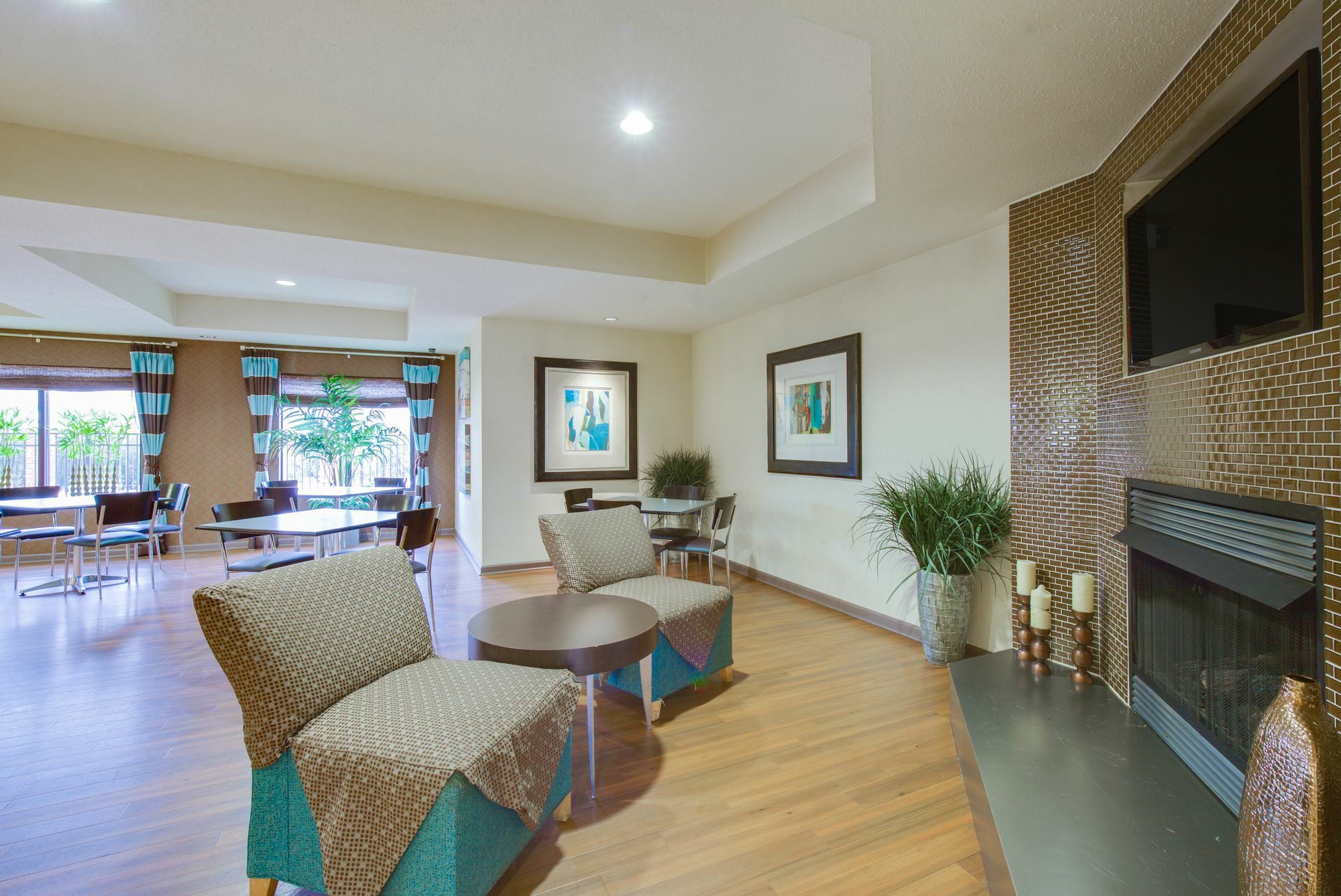 Holiday Inn Express Hotel & Suites Greensboro-East By Ihg Eksteriør bilde